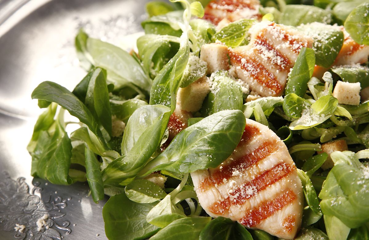 Cajun-Hühnchen-Caesar-Salat