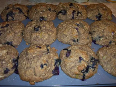 Apfel-Banane-Beere-Apfelsauce-Haferflocken-Muffins