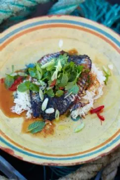 Jamie Olivers knusprige Makrele mit asiatisch inspiriertem Dressing