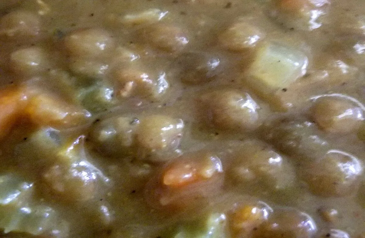 Vegane Curry-Linsensuppe