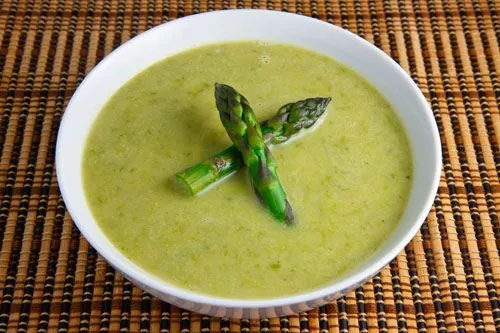 Lauch- und Spargel-Französische Suppe