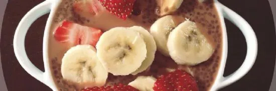 Roher veganer Coco-Bananen-Chia-Pudding