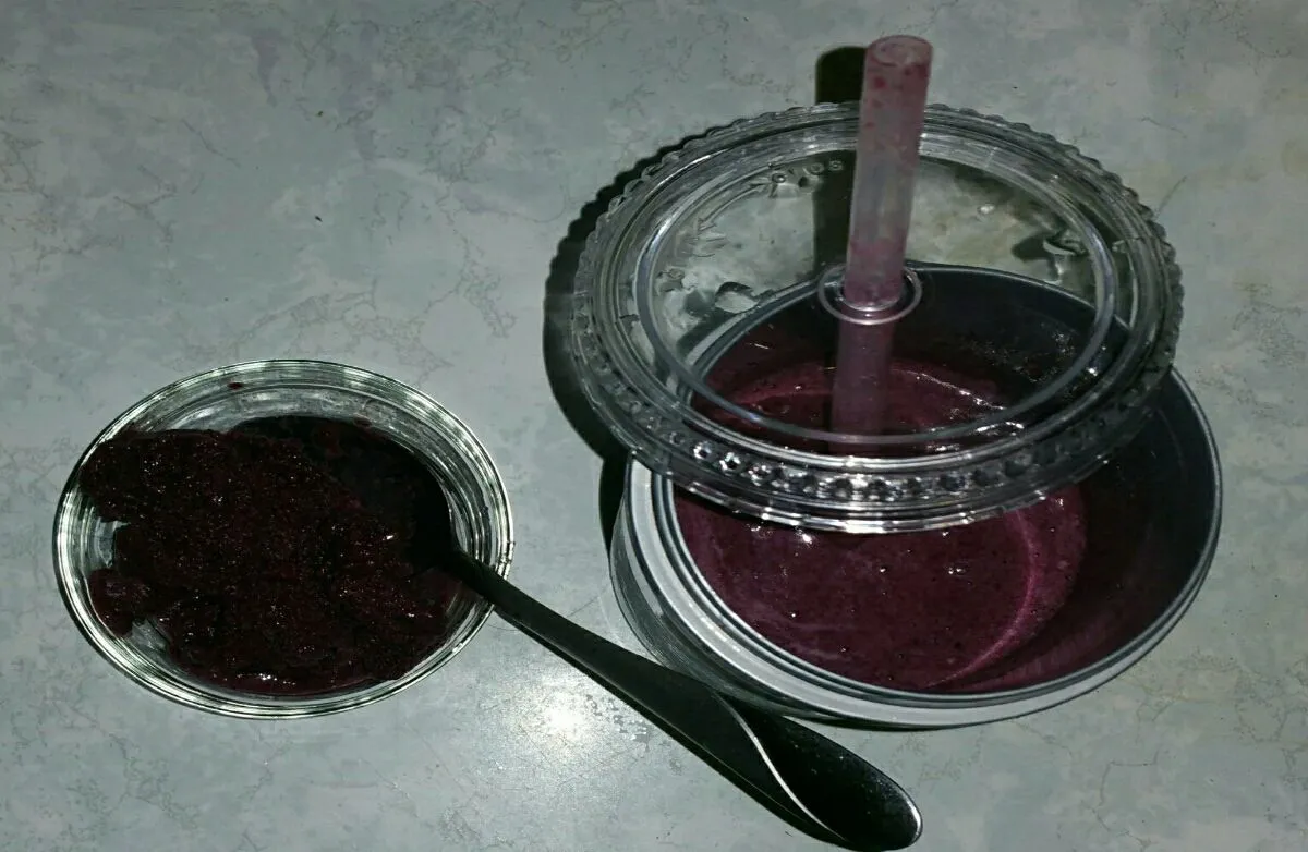 Schokoladen-Erdbeer-Mulberry-Smoothie