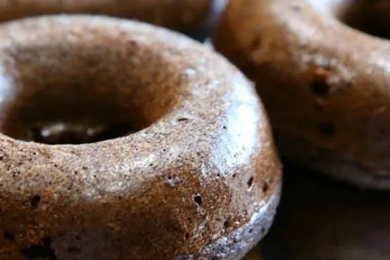Kokos-Mocha Donuts: Keto-Stil