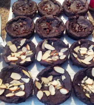 Vegane glutenfreie schwarze Bohnen-Brownies