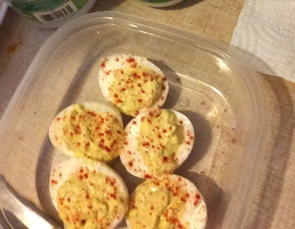 Leckere gefüllte Eier