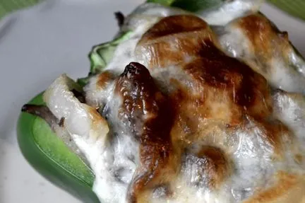 Cheesesteak gefüllte Paprika (Low-Carb)