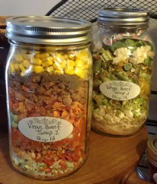 Lebensmittelaufbewahrung - Gemüse-Rindfleischsuppe