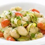 Gnocchi mit Zucchini und Kirschtomaten