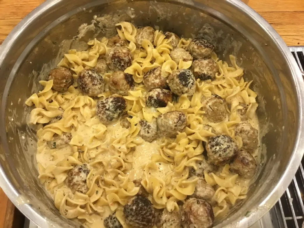 Fleischbällchen Stroganoff