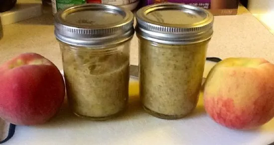 Pfirsich-Chia-Samen-Marmelade