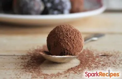 Schokoladen-Rotvelvet-Kuchenbällchen