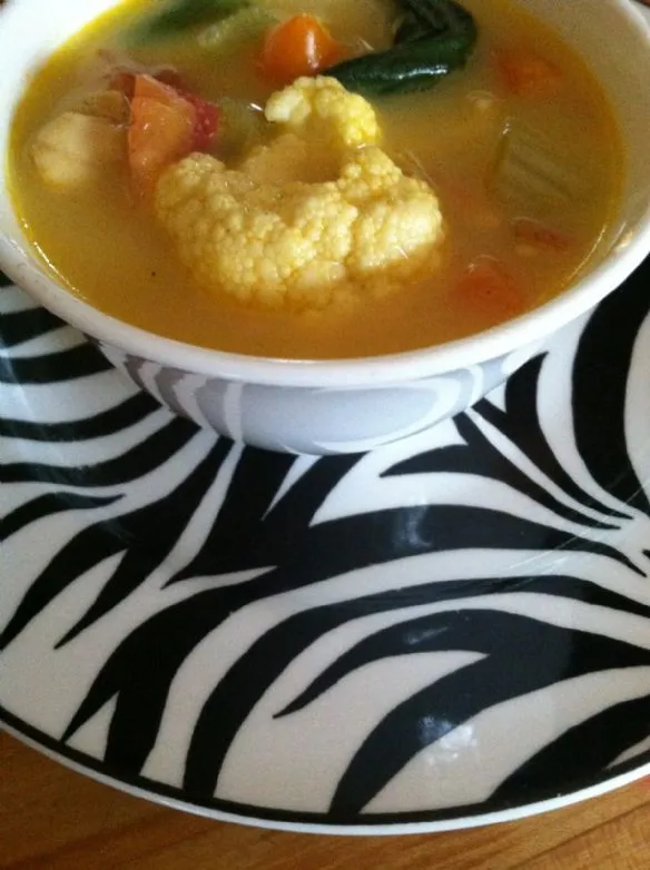 Hühnchen-Basilikum-Kokos-Suppe