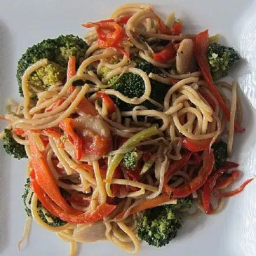 Ramen und Schinken Pfanne