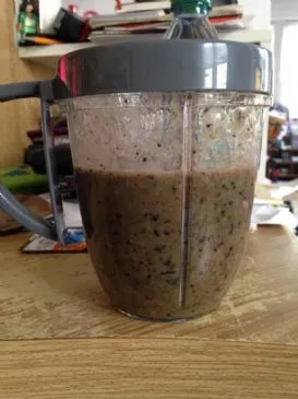 Heidelbeer-, Erdbeer- und Bananensmoothie