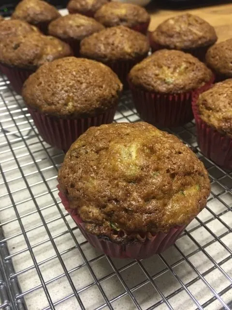 Würzige Ananas-Zucchini-Muffins