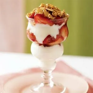 Griechisches Joghurt-Beeren-Parfait