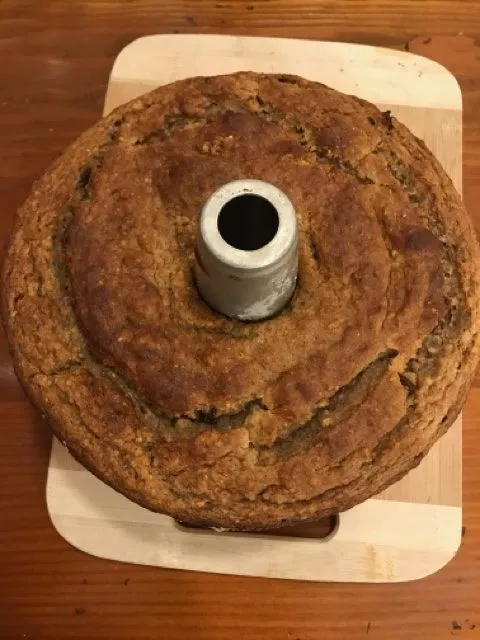 Veganes Bananen-Mandelbrot mit Schokoladenstückchen