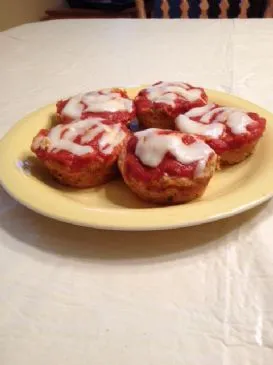 Hähnchen-Parmesan in Muffinförmchen