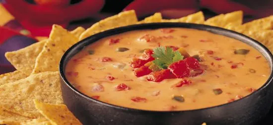 Rinderhackfleisch Velveeta Queso