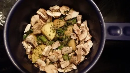 Lolas leichte goldene Kartoffelsalat