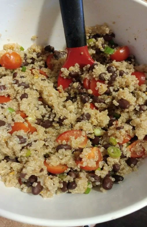 Würziger Quinoa-Salat