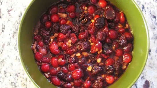 Cranberry-, Kirsch- und Walnusssauce