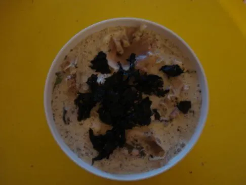 Rohe japanische Pilzsuppe