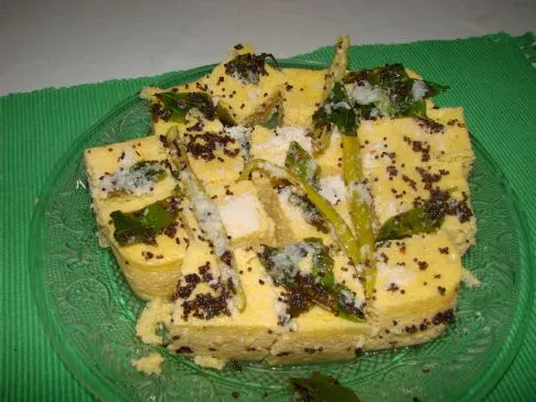 Dhokla (indisches Gujarati-Gericht)