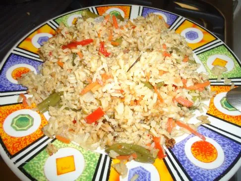Basmati-Braunreis mit gefrorenem Gemüse