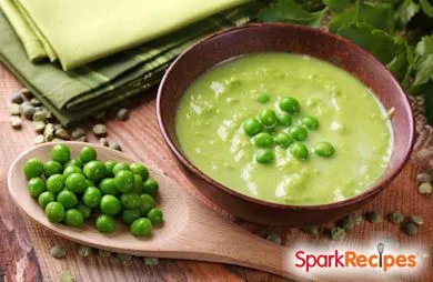 Frische Erbsensuppe