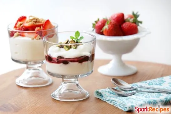 Erdbeer-Crunch-Sundae