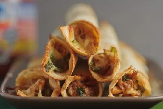 Gebratene Hähnchen- und Spinat-Flautas