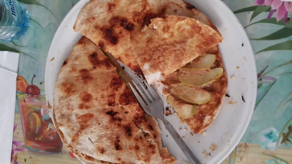 Cremige Apfel-Zimt-Quesadilla