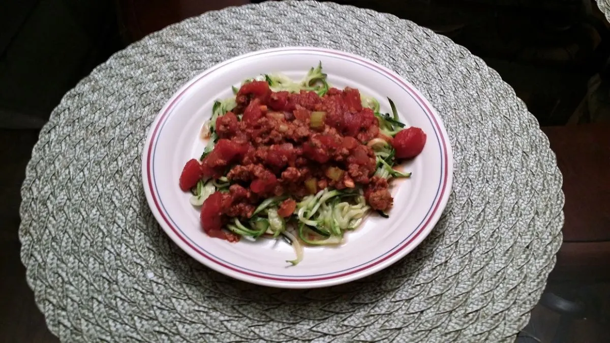 Vegane Spaghetti-Sauce mit Zucchini-Nudeln