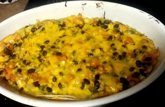 Enchiladas mit Mais, schwarzen Bohnen und Süßkartoffeln