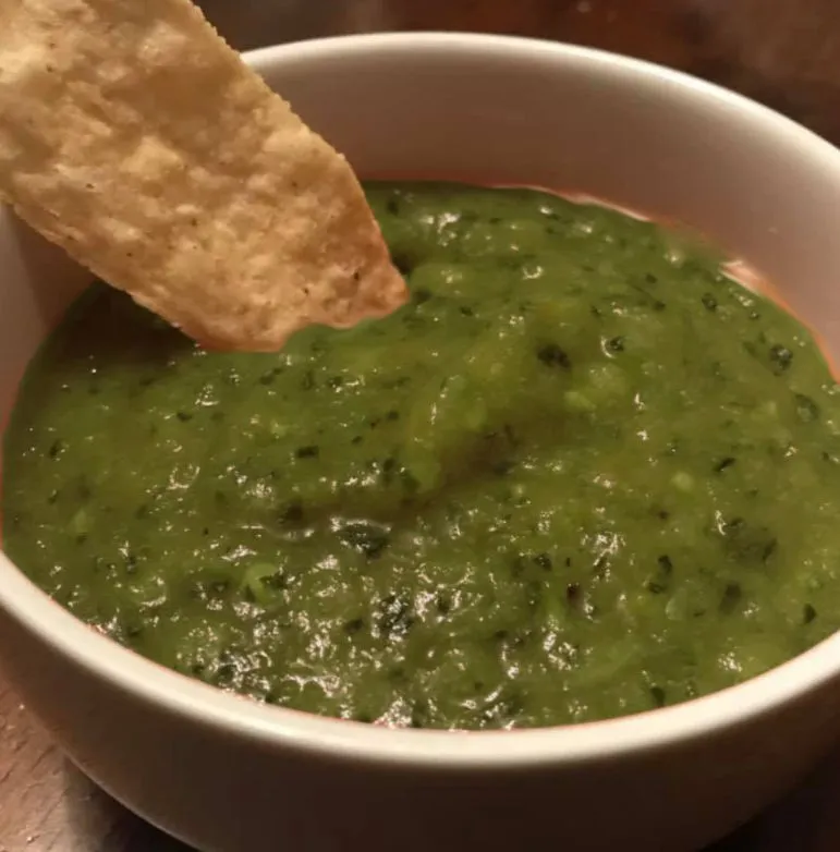 GERÖSTETE TOMATILLO-SALSA