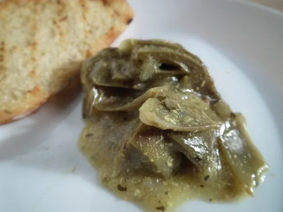 Artischocken im italienischen Stil