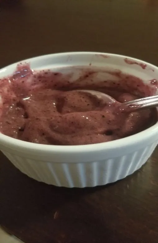 Beeren-Eiscreme