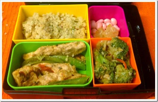 Hähnchen-Satay mit Erdnuss-Dip-Sauce