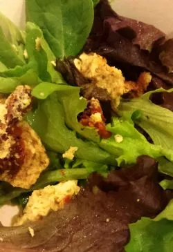 Eierauflauf mit getrockneten Tomaten und Chili