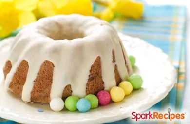 Glasierter Mandel-Gugelhupf