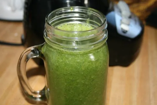 Grüner Beeren-Smoothie