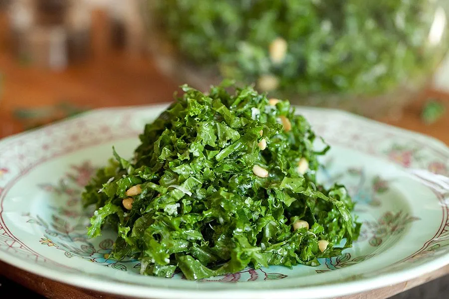 NYYC Grünkohl-Parmesan-Salat (1 Tasse = Portion)