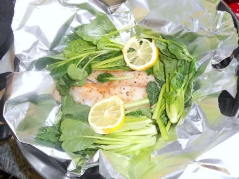Thailändisch gedämpfter Tilapia & Pak Choi