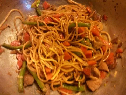 Schweinefleisch Lo Mein (Karotten & grüne Bohnen) Halbes Rezept