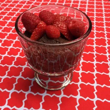 Dunkle Schokoladen-Protein-Mousse