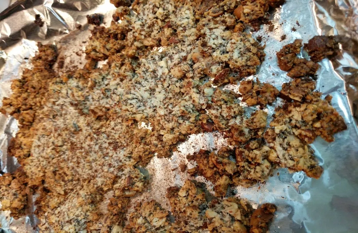 Keto Frühstücks-Nuss-Granola
