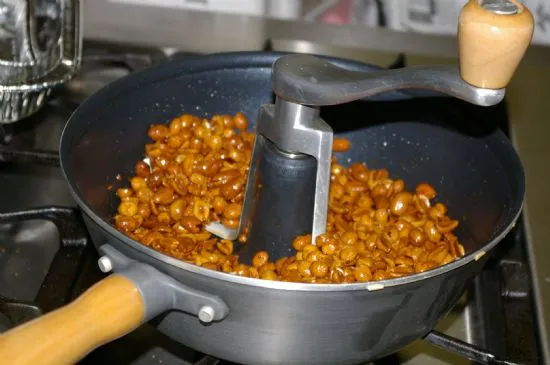 Scottys hausgemachte Erdnussbutter + Leinsamen