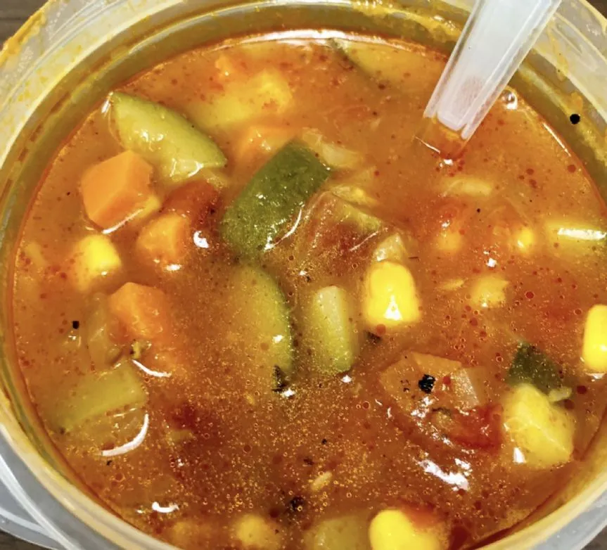 Feuergeröstete Tomaten-Gemüsesuppe